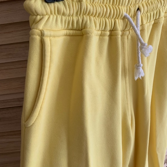 Tracksuit - Picture 4 of 5